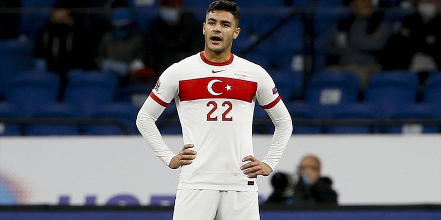 Ozan Kabak Ve Efecan Karaca A Milli Takım Kadrosundan Çıkarıldı