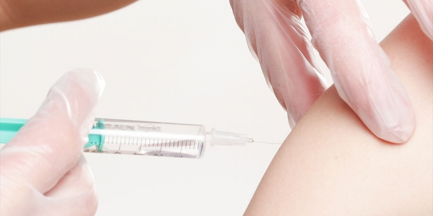 Johnson And Johnson Kovid-19 Aşı Denemesini Durdurdu