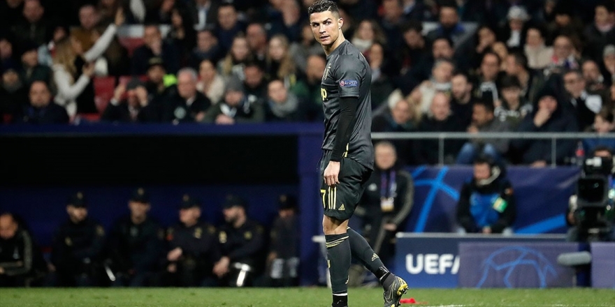 Cristiano Ronaldo'nun Kovid-19 Testi Pozitif Çıktı
