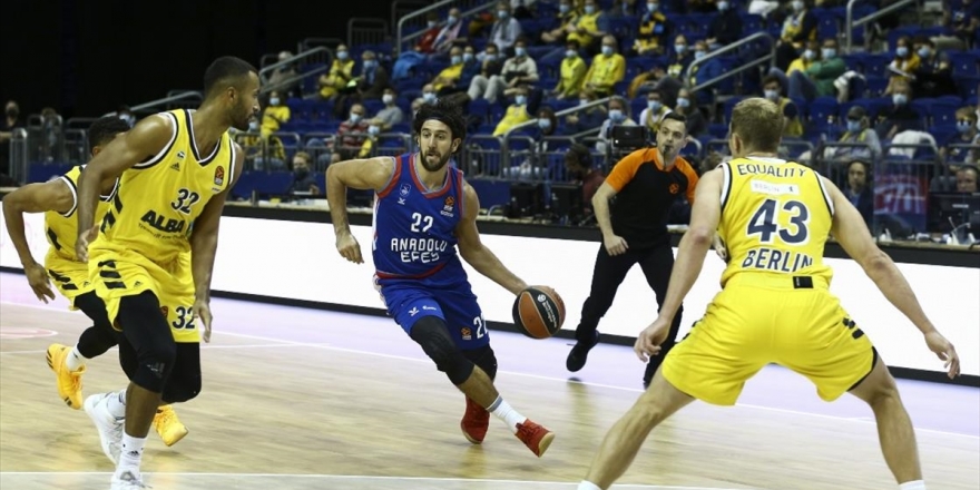 Anadolu Efes Thy Avrupa Ligi'nde İlk Galibiyetini Aldı