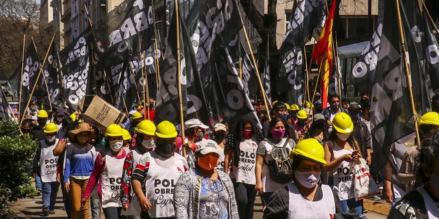 Arjantin'de Asgari Ücret Ve Sosyal Yardımların Artırılması Talebiyle Gösteri Düzenlendi