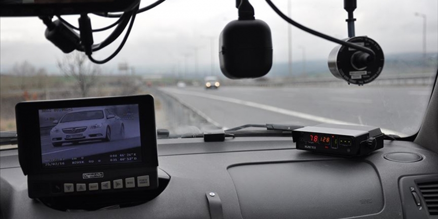 Radarla Hız Denetiminde 46 Bini Aşkın Sürücüye Ceza Yazıldı