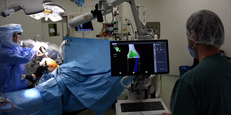 Robotik Cerrahiyle Diz Ve Kalça Ameliyatlarında Hata Riski Sıfıra İniyor