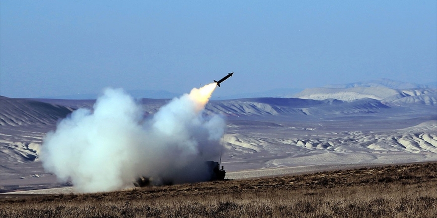 Azerbaycan, Ermenistan'a Ait Su-25 Savaş Uçağını Düşürdü