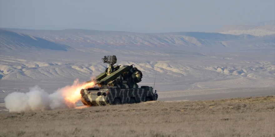 Azerbaycan Ordusu Ermenistan Ordusuna Ait Su-25 Savaş Uçağını Düşürdü