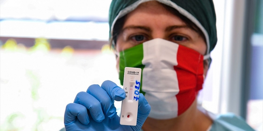 İtalya Kovid-19 Salgınında 9 Bin 338 Yeni Vaka Açıkladı