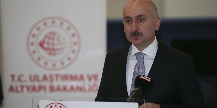 Bakan Karaismailoğlu: Hava Kontrolörleri Sayesinde Yolcularımız Emniyetli Bir Şekilde Seyahat Etmekte