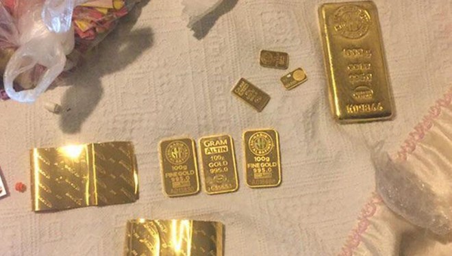 Morgda cenaze beklerken külçe altınları çalındı