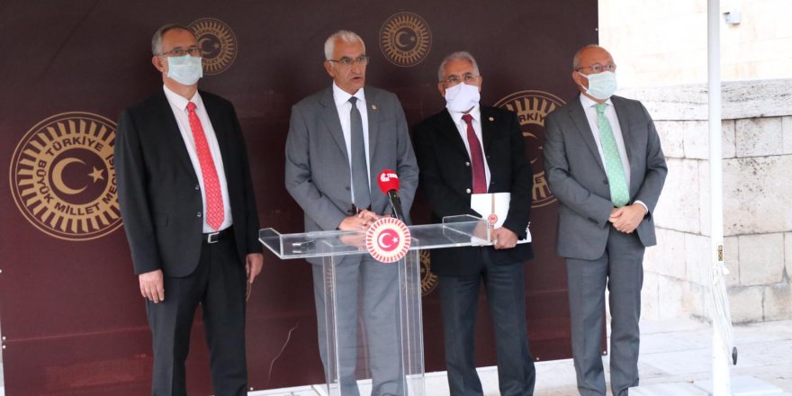 CHP'den Gazetecilerin Yıpranma Hakkı İçin Çağrı