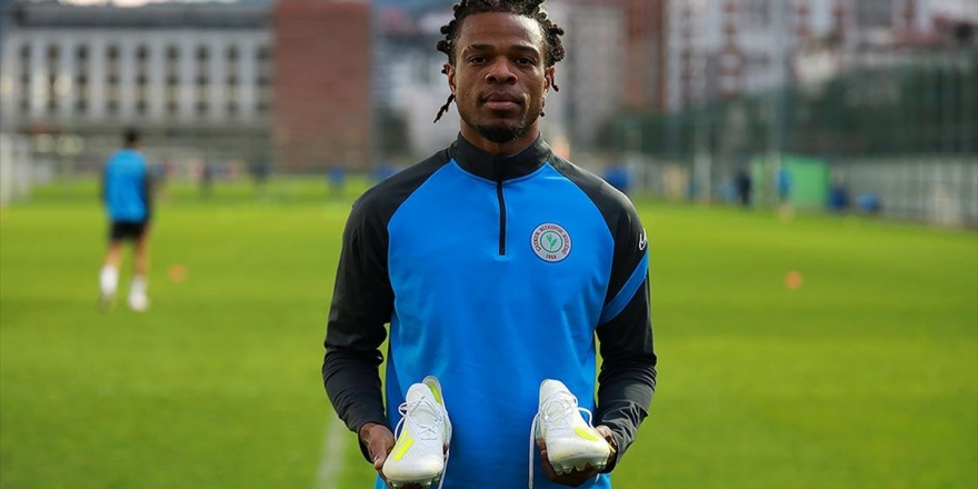 Çaykur Rizesporlu Loic Remy Kariyerindeki İlk 'Hat Trick' Mutluluğunu Yaşıyor
