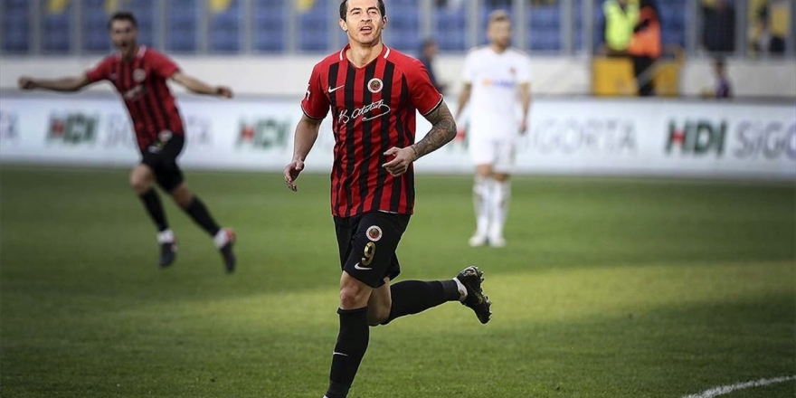 Stancu Gençlerbirliği Formasıyla Süper Lig'de 50. Gol Peşinde