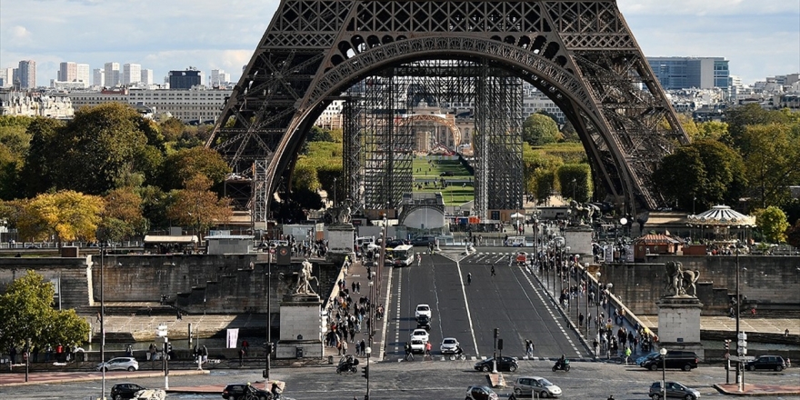 Uzmanlara Göre Fransa Ekonomik Krizin Faturasını Müslümanlara Çıkarıyor