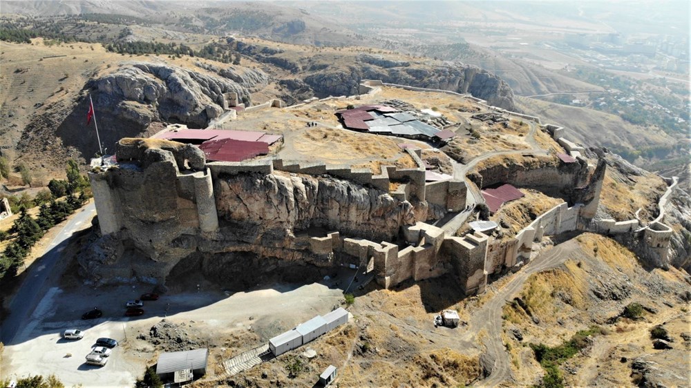 Harput Kalesi'nde 7 yılda 110 bin adet obje