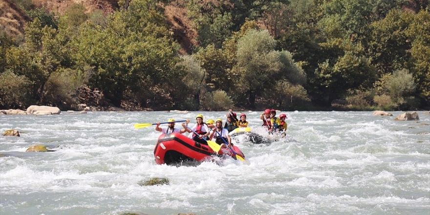 Hakkari'de Rafting Heyecanı