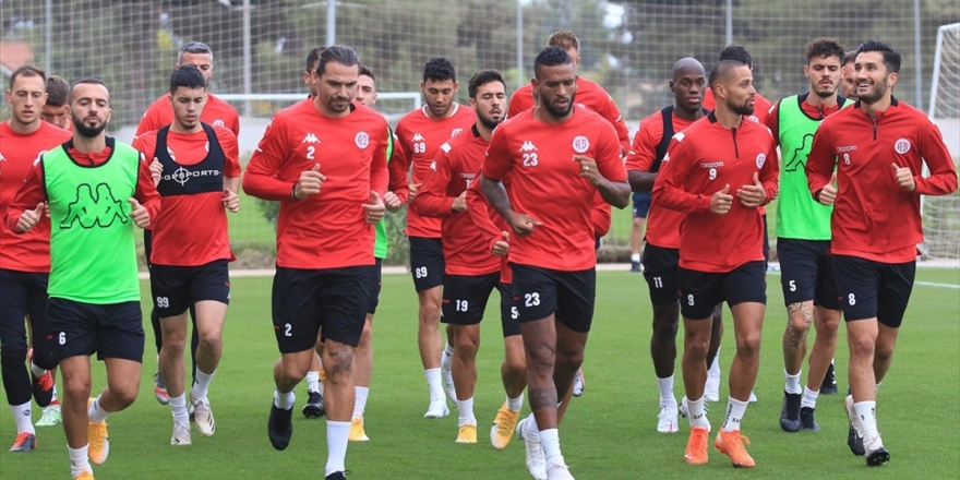 Antalyaspor Evindeki Yenilmezlik Serisine Fenerbahçe Maçını Eklemek İstiyor