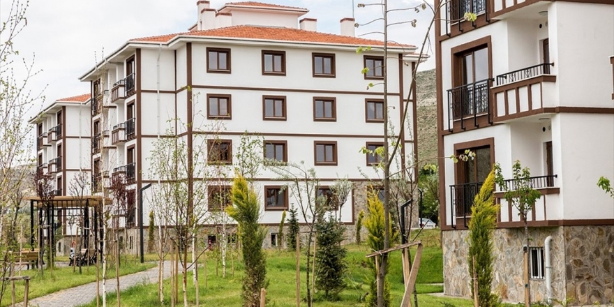Toki 2021'de Dar Gelirli Vatandaşlar İçin 100 Bin Sosyal Konut Yapacak