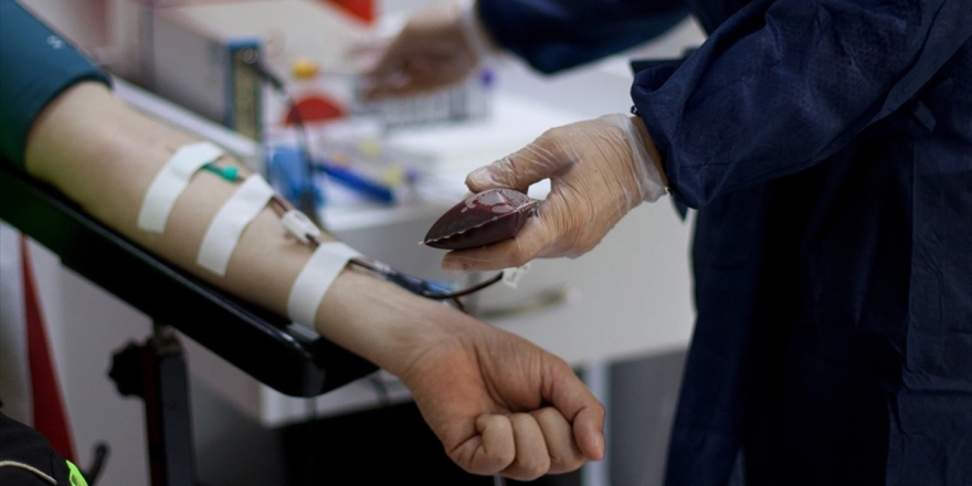 Kovid-19 Yenenler Kızılay'a 20 Bin Ünite 'İmmün Plazma' Bağışında Bulundu