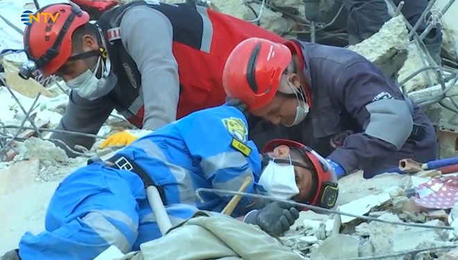 AFAD: Depremzedeler için gıda kolisi ve battaniyeye ihtiyaç var