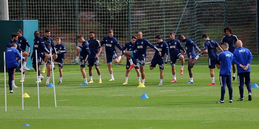 Fenerbahçe'de Antalyaspor Maçı Hazırlıkları Sürüyor
