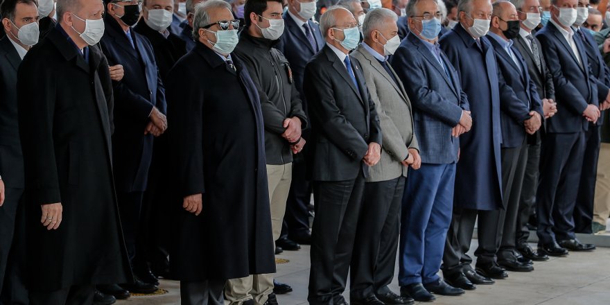 Mesut Yılmaz, Oğlunun Yanında Toprağa Verildi