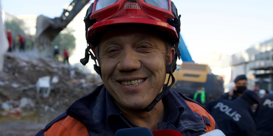 Kahraman İtfaiyeci Muammer Çelik O Anları Anlattı: Elif Parmağımı Bir Tuttu, Hiç Bırakmadı