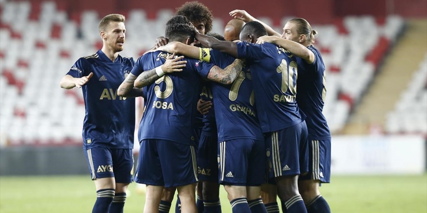 Fenerbahçe Üst Üste Dördüncü Galibiyetini Aldı