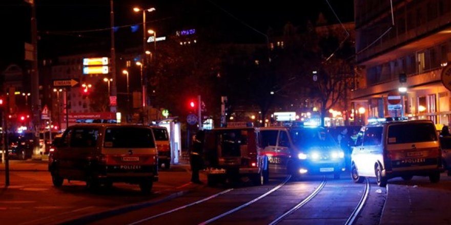 Viyana'da silahlı saldırı (Çatışmadan özel görüntüler +18)