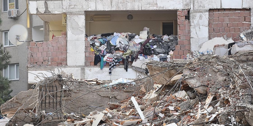 İzmir'de Depremden Zarar Görenlerden Emlak Komisyonu Alınmayacak