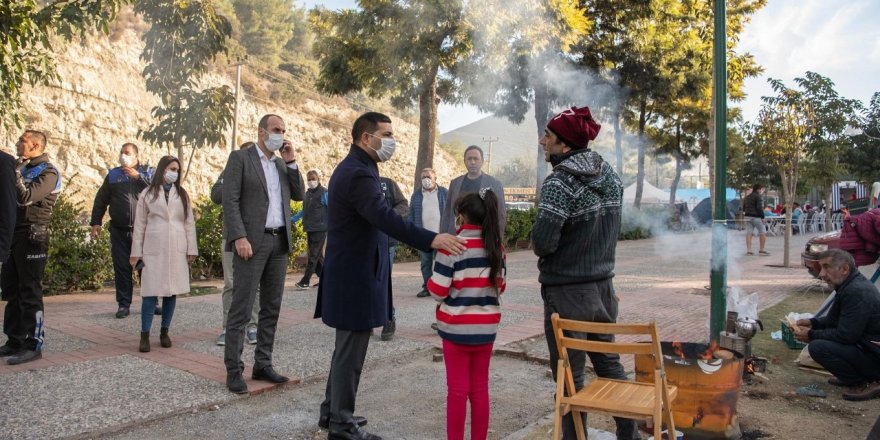 Ömer Günel'den Depremzedelere Moral Desteği