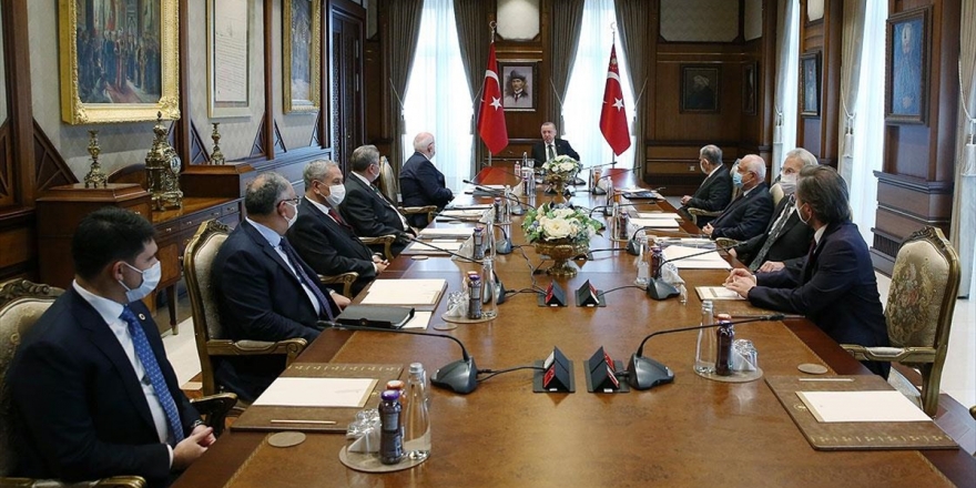 Cumhurbaşkanlığı Yüksek İstişare Kurulu Cumhurbaşkanı Erdoğan Başkanlığında Toplandı