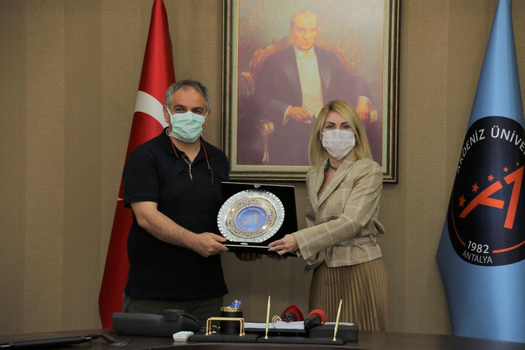 Akdeniz Ünivesitesi’nde neler oluyor?