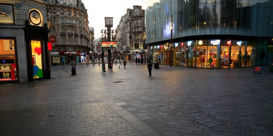 İngiltere'de Karantina Uygulaması Başladı