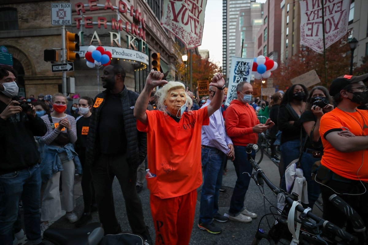 ABD'de Biden ve Trump destekçileri sokağa indi