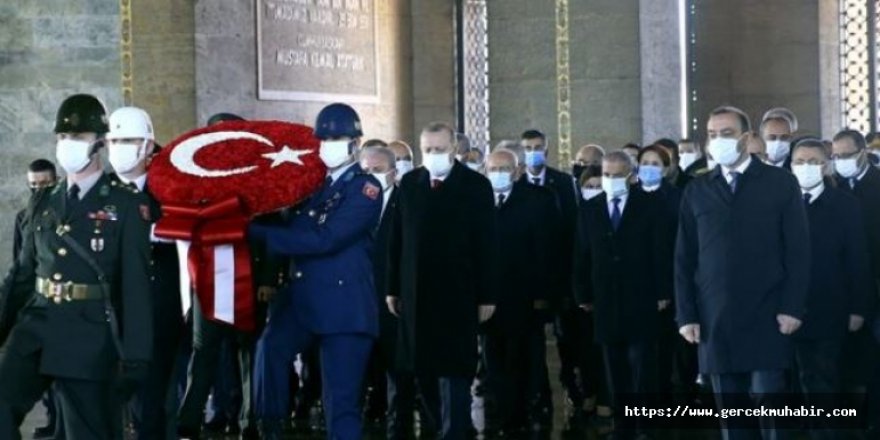 Devlet Erkanı Ata'nın Huzurunda