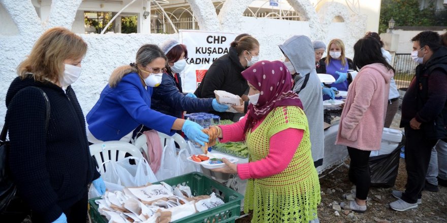 CHP’Lİ KADINLARIN DEPREMZEDELERLE DAYANIŞMA KAHVALTISI DEVAM EDİYOR