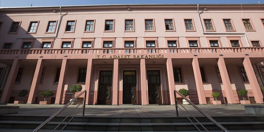 Adalet Bakanlığı 400 İdare Memuru Öğrencisi Alacak