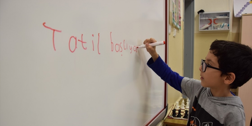 Okullarda Ara Tatil İçin Son Ders Zili Yarın Çalacak