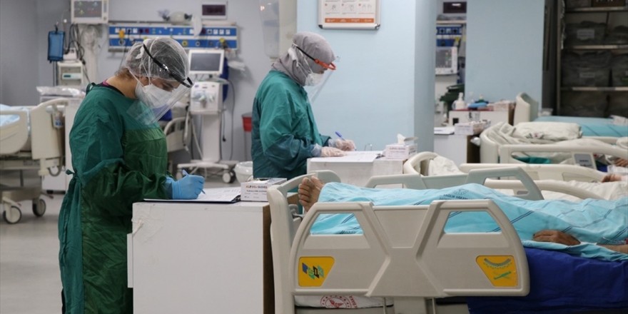 Türkiye'de Son 24 Saatte 3 Bin 45 Kişiye Kovid-19 Tanısı Konuldu, 93 Kişi Hayatını Kaybetti