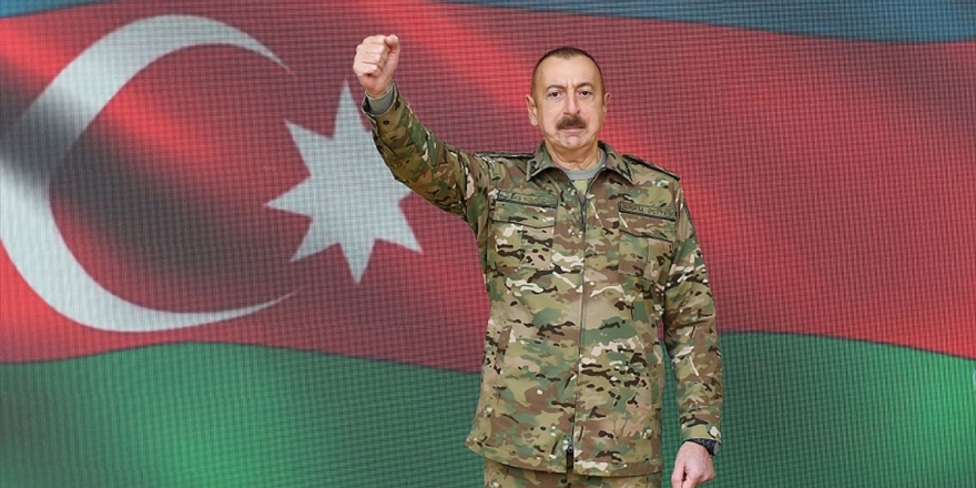 Azerbaycan Cumhurbaşkanı Aliyev Cephe Bölgesini Ziyaret Etti