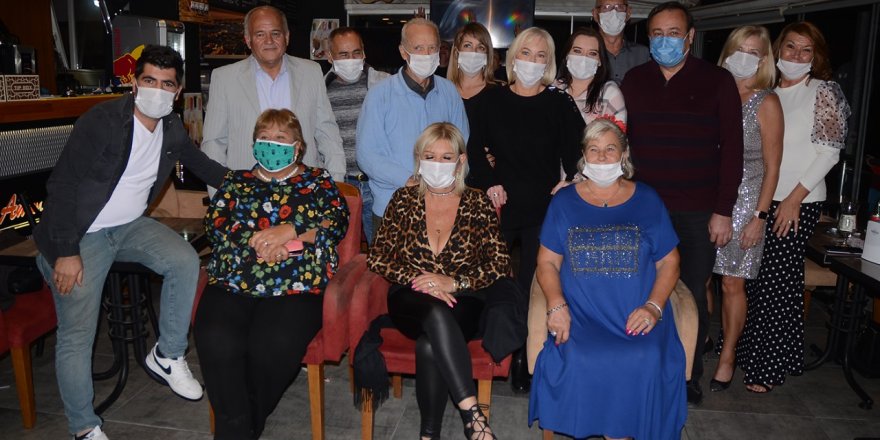 Kuşadası'nda Yaşayan İngiliz ve İrlandalılar'dan Depremzedeler Destek