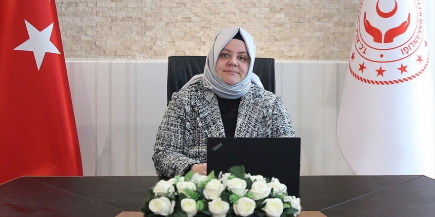 Bakan Zehra Zümrüt Selçuk Kovid-19 Testinin Pozitif Çıktığını Açıkladı