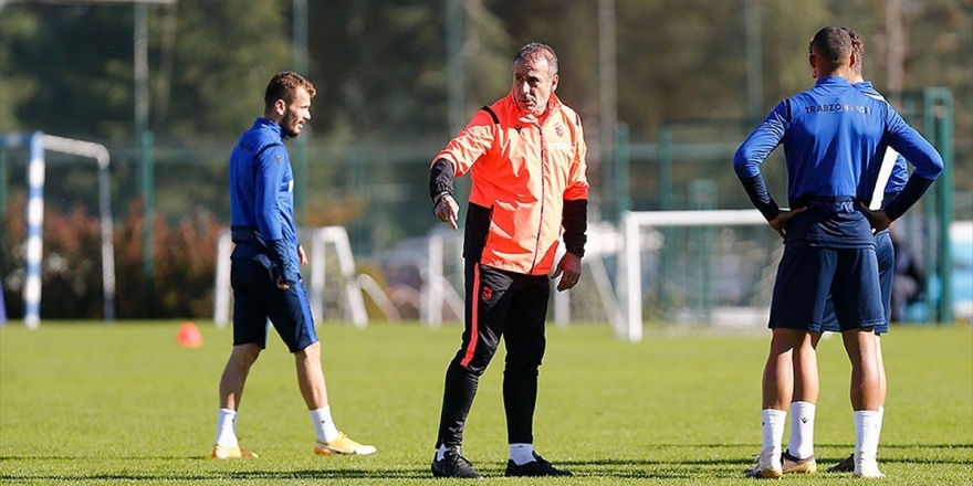 Trabzonspor'da Abdullah Avcı, Takım Savunması Üzerinde Duruyor