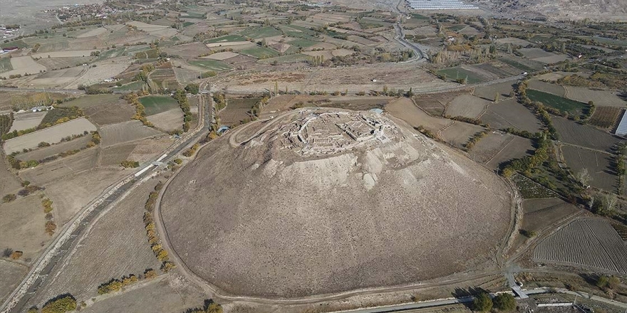 Urartuların 2 Bin 900 Yıllık Kalesi Turizme Kazandırılıyor