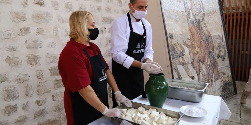 Hatay Gastronomo Evi'nde Carra Peyniri Atölyesi Yapıldı
