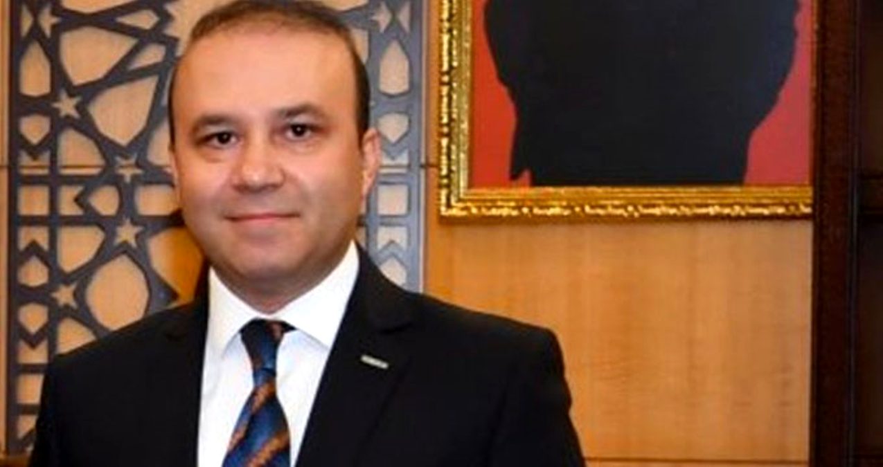 "Demirtaş'ın kitaplarının tanıtımından komisyon mu alıyorsun?"