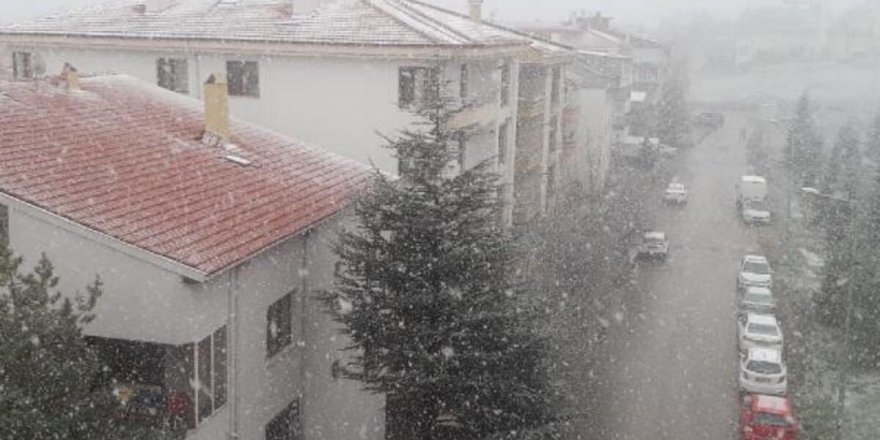 Ankara'ya İlk Kar Yağdı