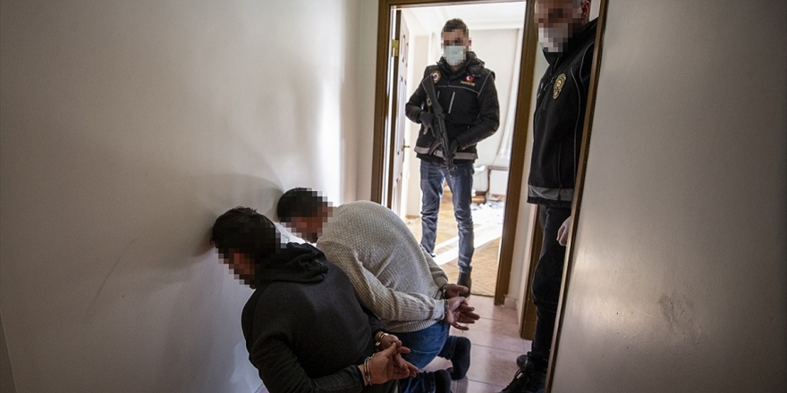 Ankara'daki Narkotik Operasyonlarında Gözaltına Alınan 308 Zanlıdan 35'i Tutuklandı