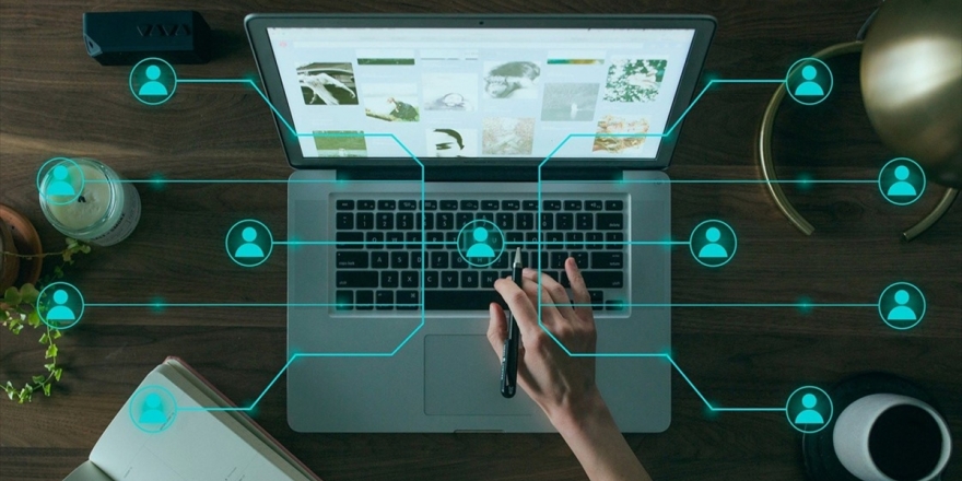 Dijital Değişime Ayak Uyduramayan Kurumlar Kaybolacak