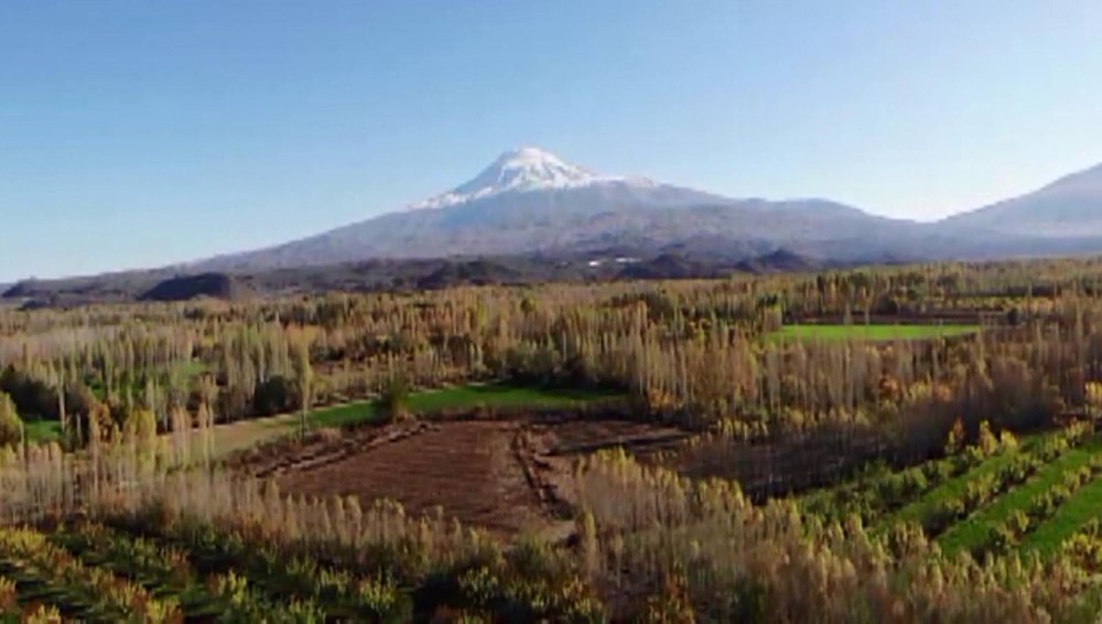 Hz. Adem ve Havva'nın yaşadığına inanılan İrem Bağları'na ziyaretçi akını