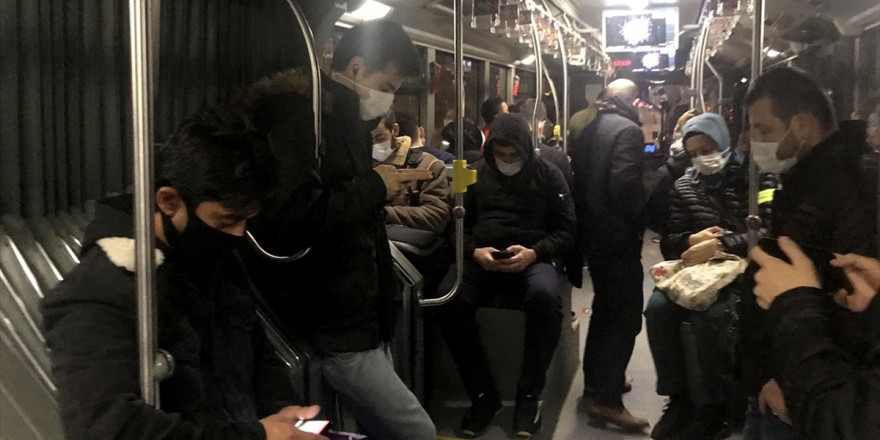 Kovid-19 Açısından En Büyük Risk Kalabalık Alanlar Ve Ev İçi Ortamlarda